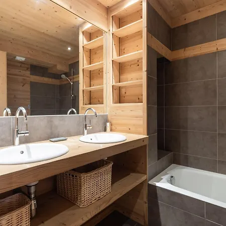 4*, 5 Chambres, Hammam, Cheminee, Garage, Wifi, 10 Personnes - Fr-1-304-140 シャレー *